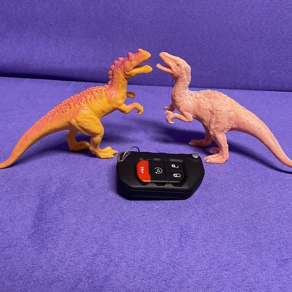 Set of 10 plastic dinosaurs. EUC. See individual pics for size reference. - Picture 7 of 9